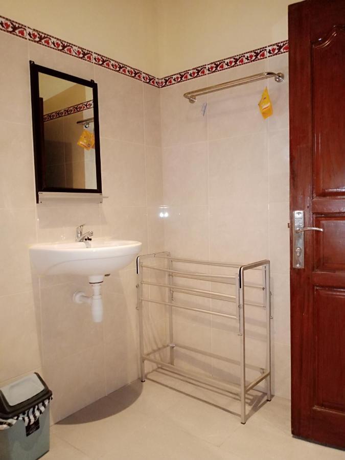 Séjour chez l'habitant Wah Teja *